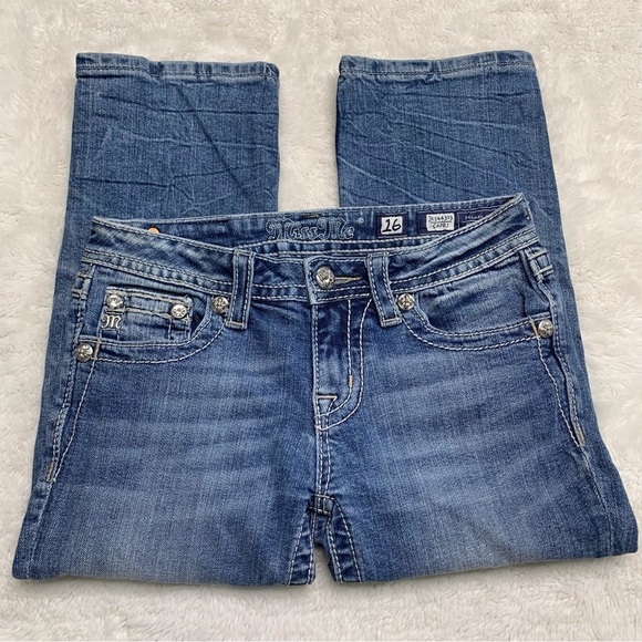 Miss Me Girl's Blue Floral Embroidered Capri Jeans Size 16 x 17” - Picture 2 of 7